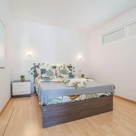 Xx-salatar Chill In Roses, 2 Minutes Walking To Beach, Fibre Wifi Apartment Roses