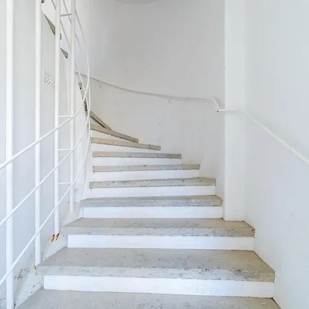 Xx-salatar Chill In Roses, 2 Minutes Walking To Beach, Fibre Wifi Apartment Roses
