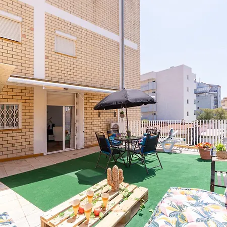 Xx-salatar Chill In Roses, 2 Minutes Walking To Beach, Fibre Wifi Apartment